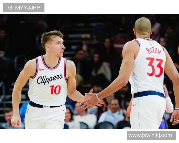 雷霆与快船的较量上午下午精彩对决引发球迷热议