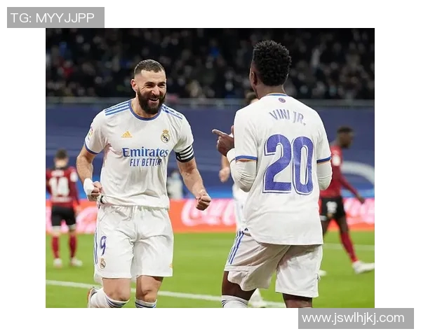 欧冠新球科技揭秘内置芯片实现射门数据实时追踪功能