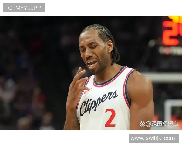 快船与掘金激战正酣小卡渴望球权引发关注 快船与掘金激战正酣小卡渴望球权引发关注