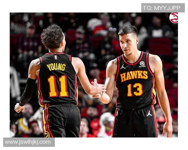 特雷杨引领新时代篮球风潮展现超凡球技与领袖魅力