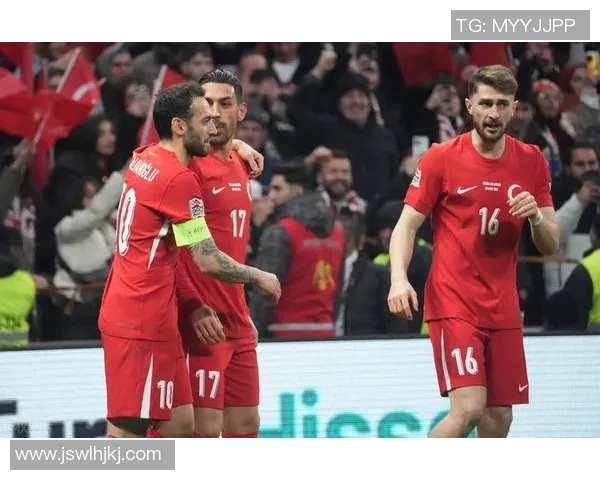 欧国联土耳其与匈牙利激战成平比分揭晓精彩瞬间回顾